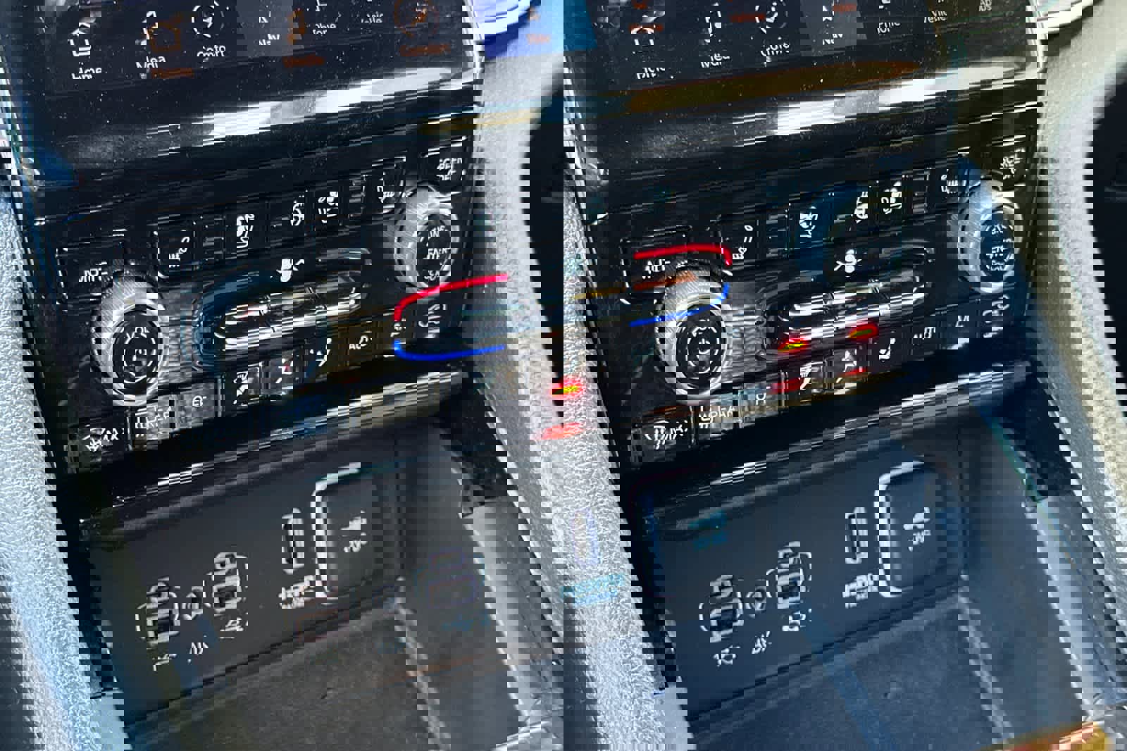 Used 2022 Jeep Grand Cherokee Overland w/ Advanced Protech Group III image 24