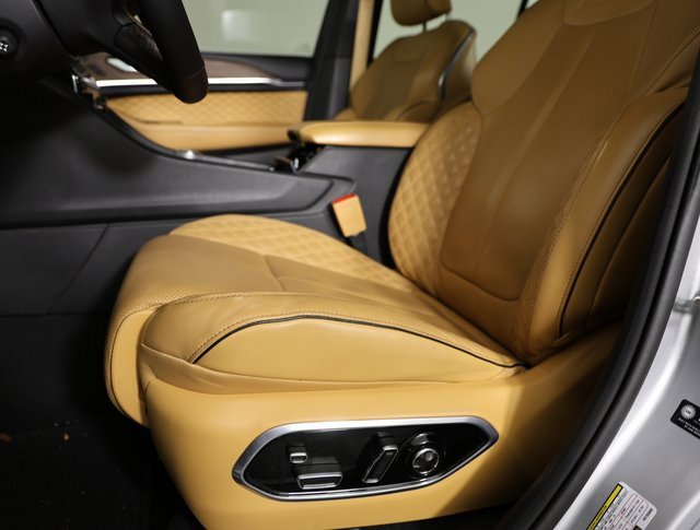 Used 2023 Jeep Grand Cherokee Summit w/ Luxury Tech Group V image 13