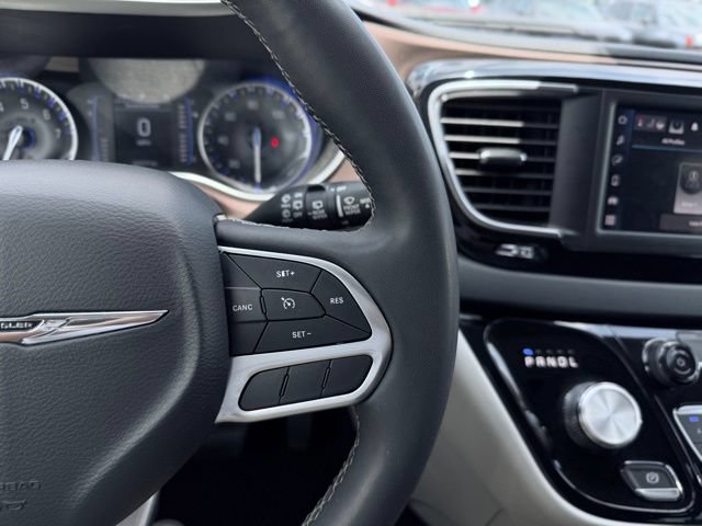 Certified 2023 Chrysler Voyager LX FWD image 32