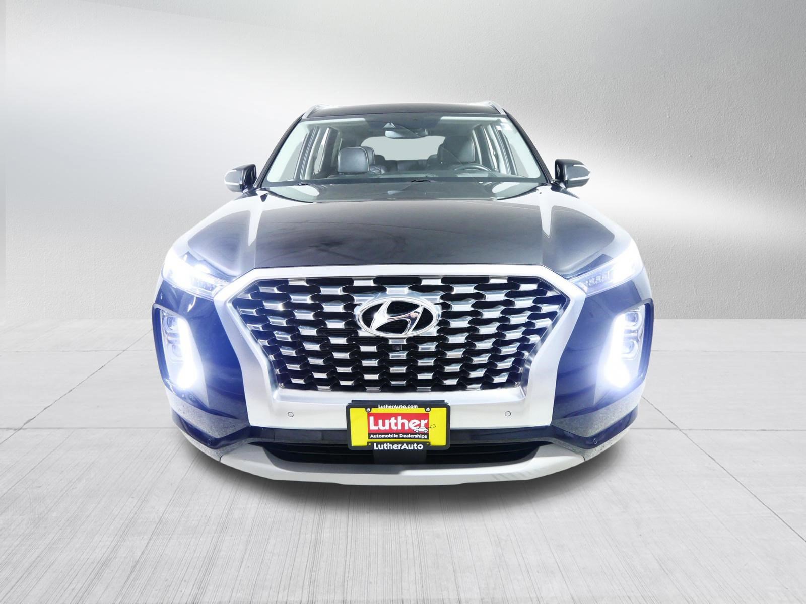 Used 2022 Hyundai Palisade Limited w/ Cargo Package image 2