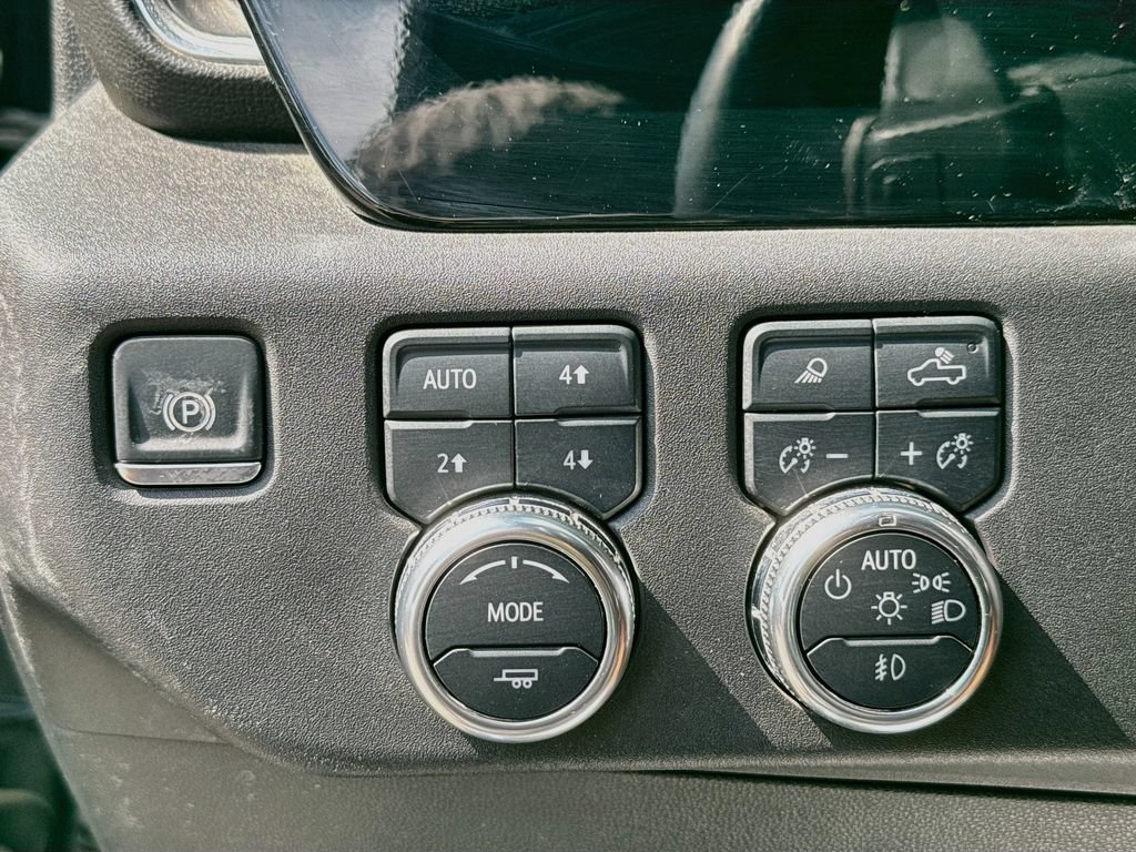 Used 2024 GMC Sierra 1500 SLT AWD/4WD image 22