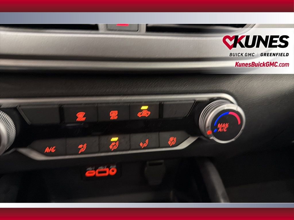 Used 2025 Nissan Altima 2.5 SR FWD image 31