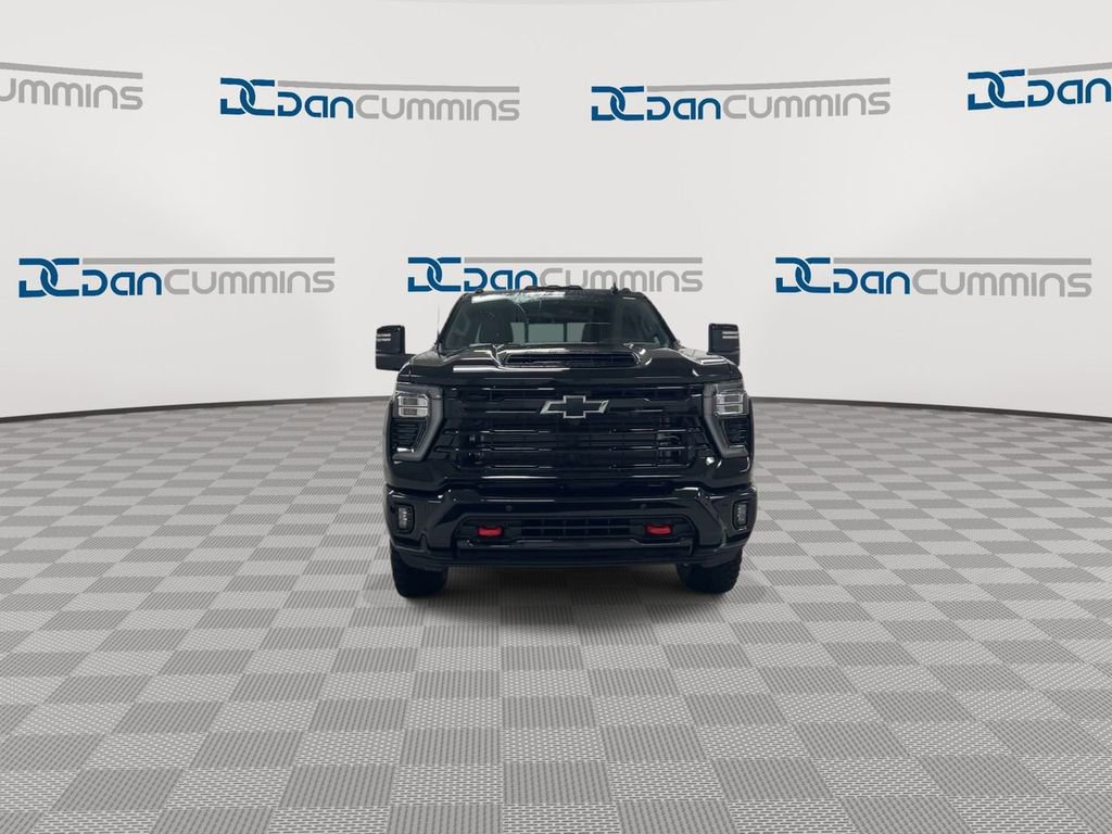 Used 2025 Chevrolet Silverado 2500 LTZ w/ LTZ Plus Package image 3