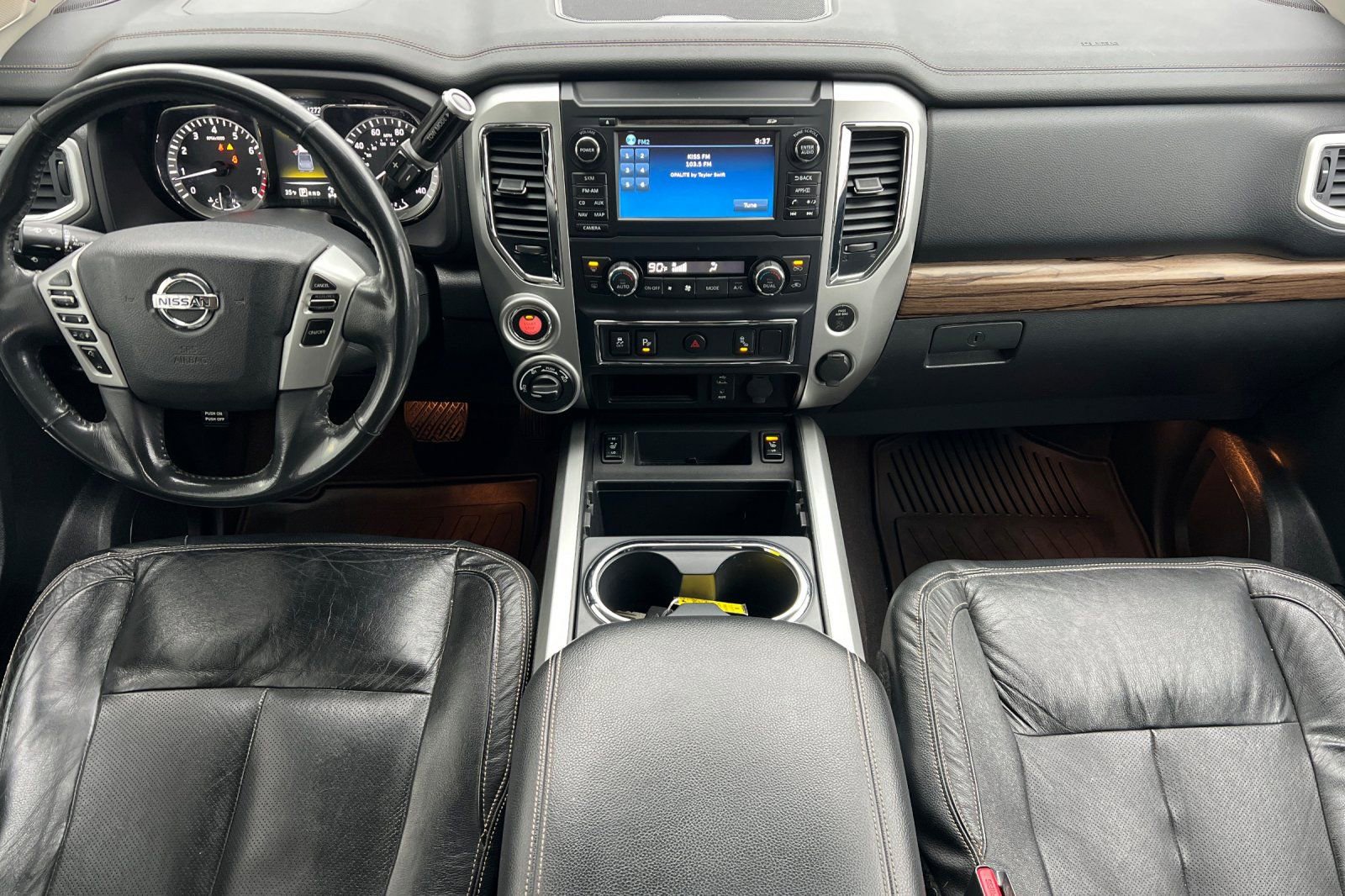 Used 2017 Nissan Titan SL image 14