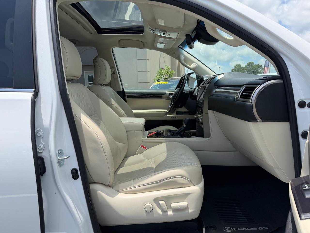 Used 2020 Lexus GX 460 Premium w/ Premium Package AWD/4WD image 19