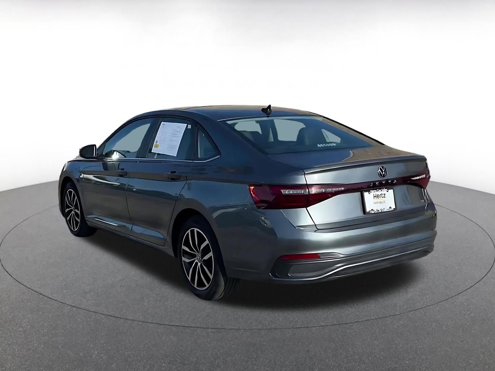 Used 2025 Volkswagen Jetta SE image 11