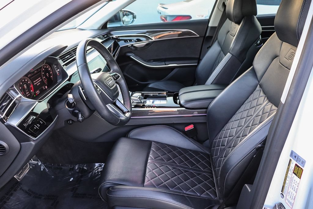 Used 2022 Audi S8 AWD/4WD image 21