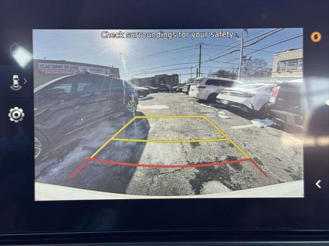 Certified 2025 Hyundai Elantra SEL FWD image 28