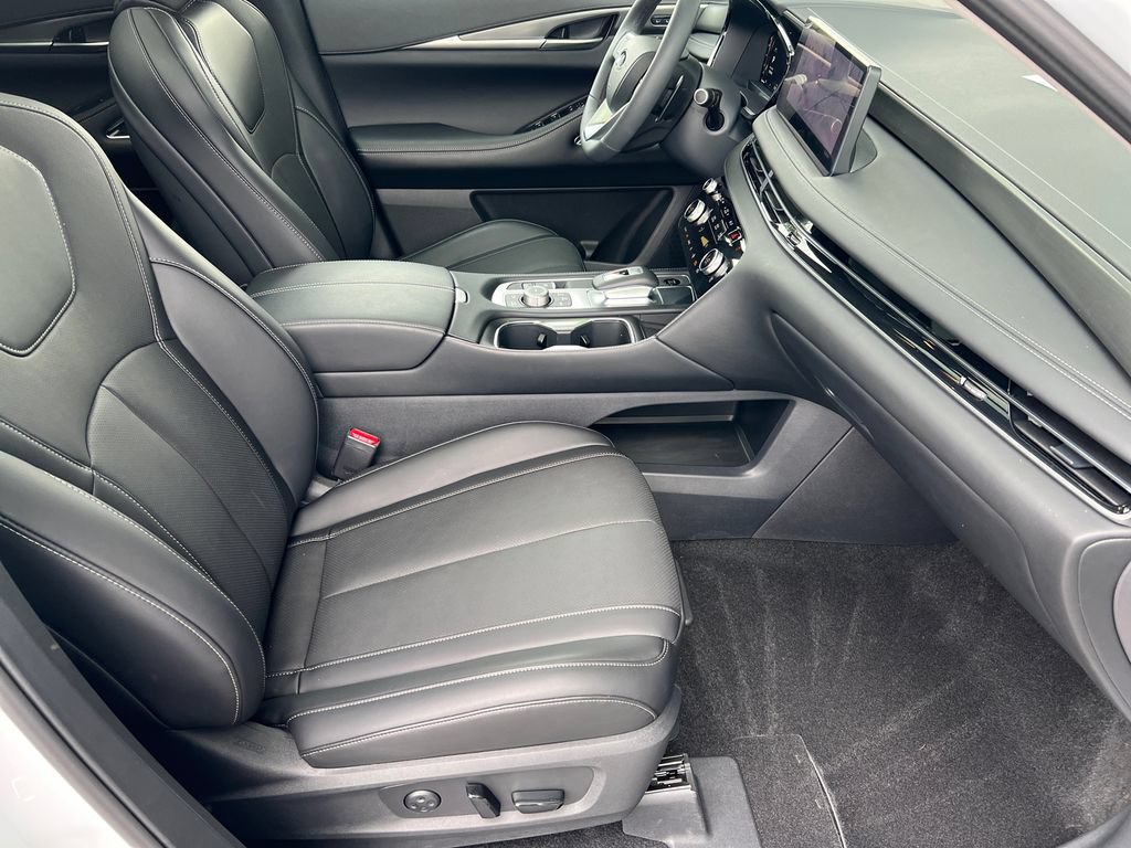 Certified 2026 INFINITI QX60 Luxe w/ Cargo Package FWD image 13