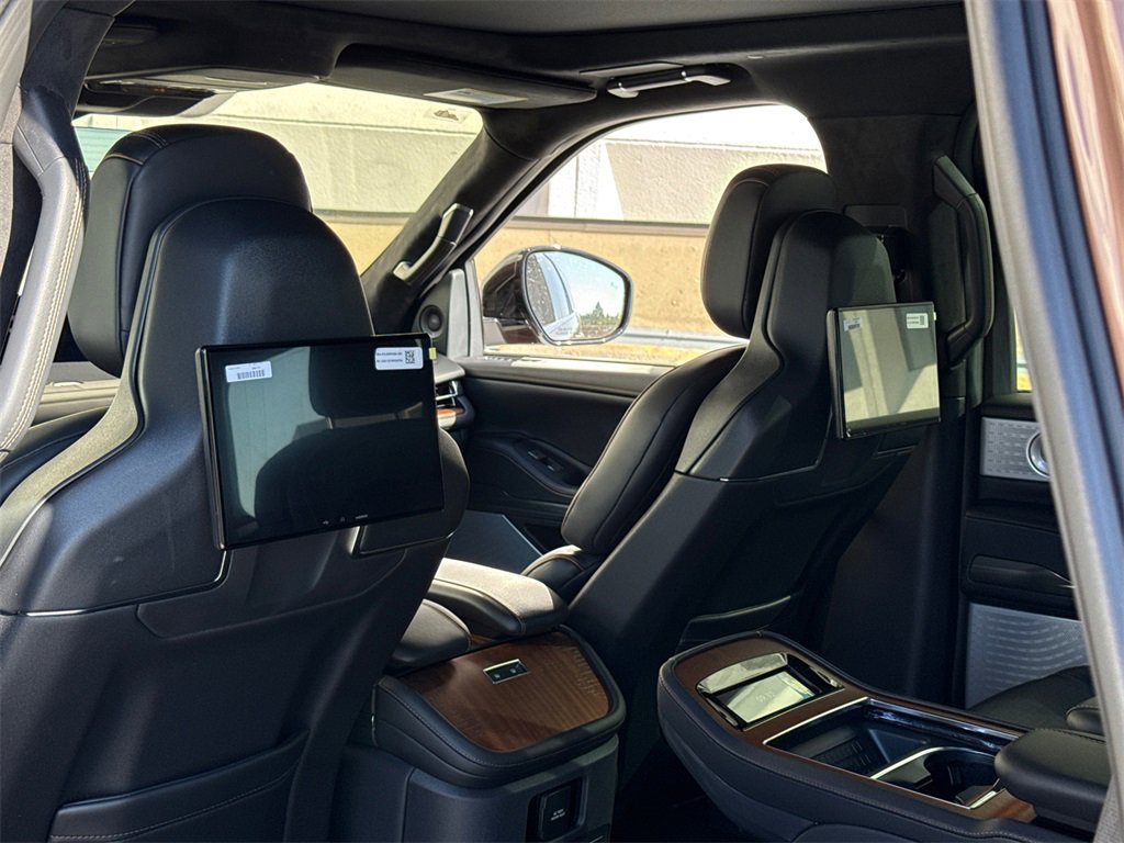 New 2025 Lincoln Navigator Black Label image 26