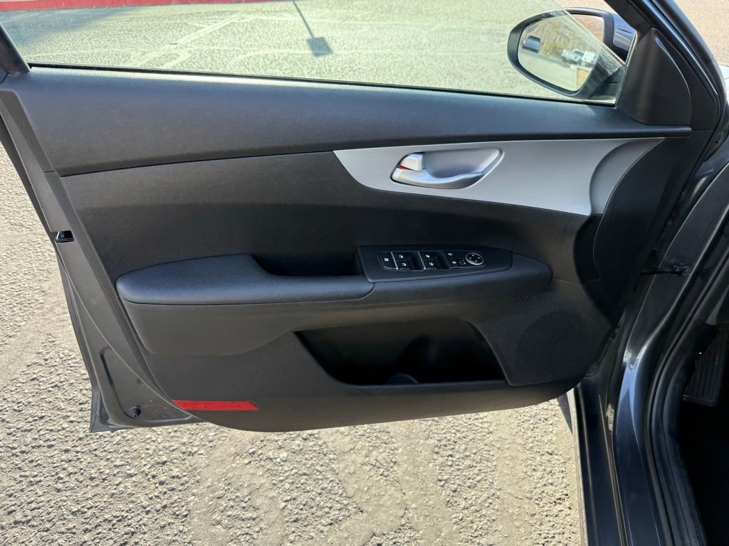 Used 2023 Kia Forte LXS image 18