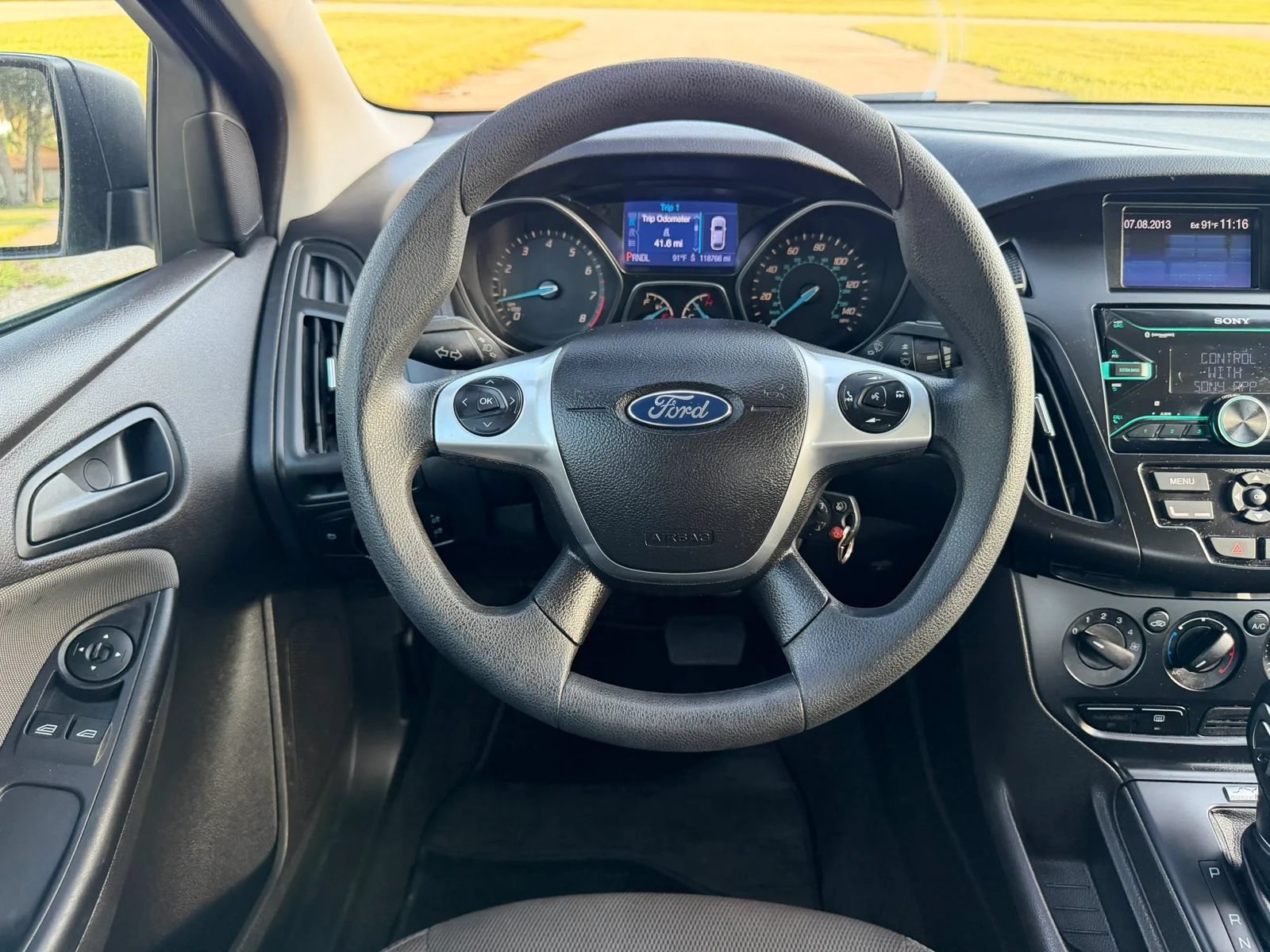 Used 2014 Ford Focus S FWD image 12