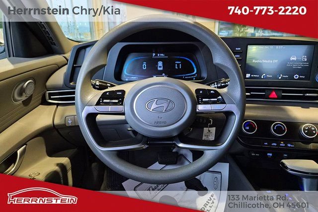 Used 2024 Hyundai Elantra SE image 9