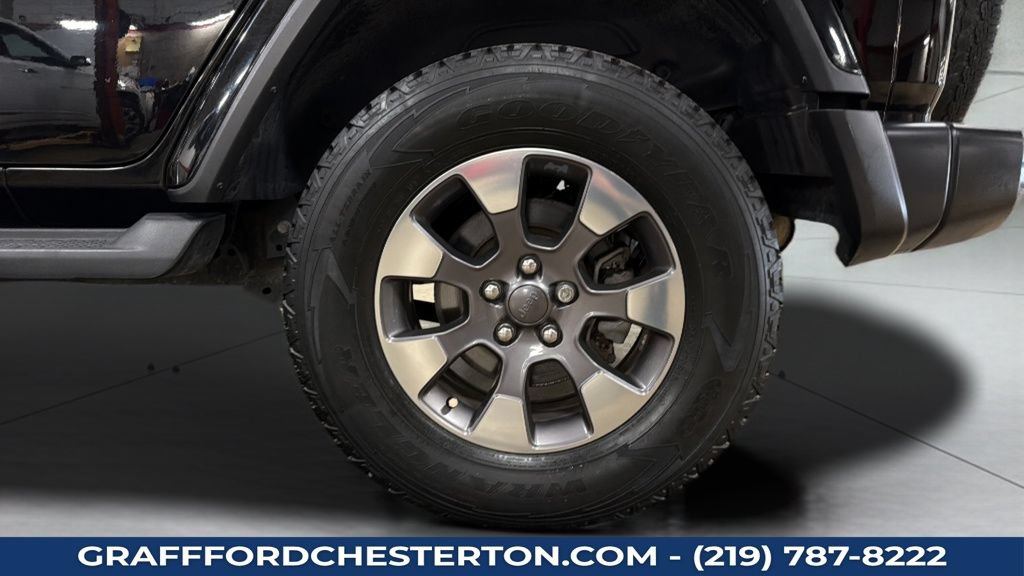 Used 2018 Jeep Wrangler Unlimited Sahara AWD/4WD image 27