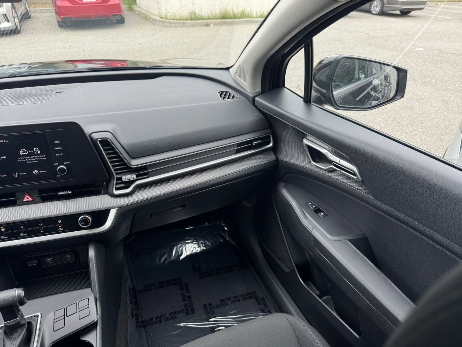 Used 2025 Kia Sportage LX FWD image 34
