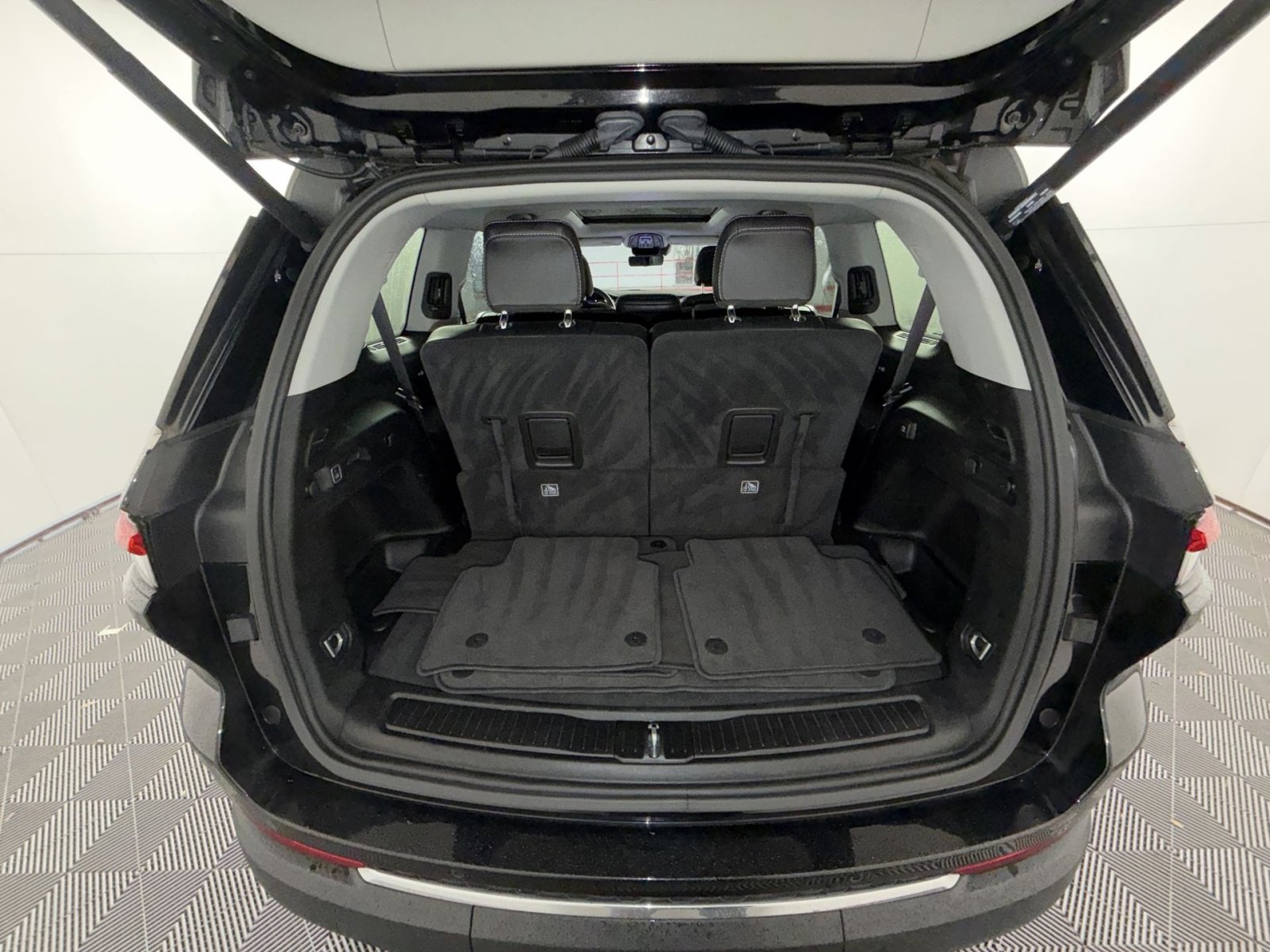 Used 2023 Jeep Grand Cherokee L Limited w/ Luxury Tech Group II image 23