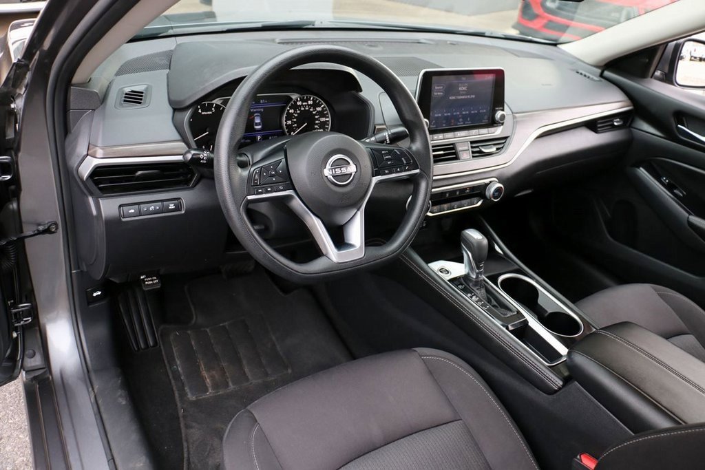 Used 2023 Nissan Altima 2.5 SV image 18