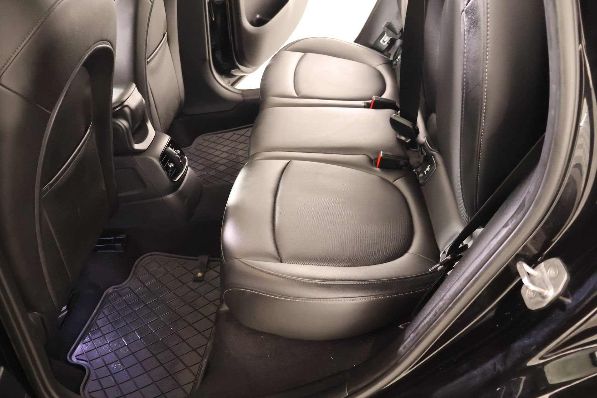 Used 2019 MINI Cooper Countryman S w/ Premium Package AWD/4WD image 13