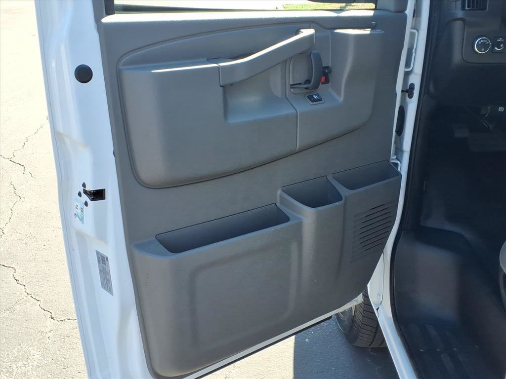 Used 2025 Chevrolet Express 2500 Extended w/ Driver Convenience Package RWD image 18