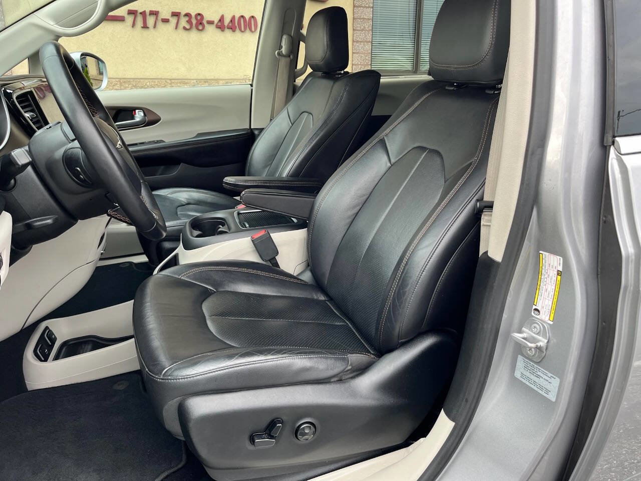 Used 2017 Chrysler Pacifica Touring-L Plus w/ Advanced Safetytec Group image 9