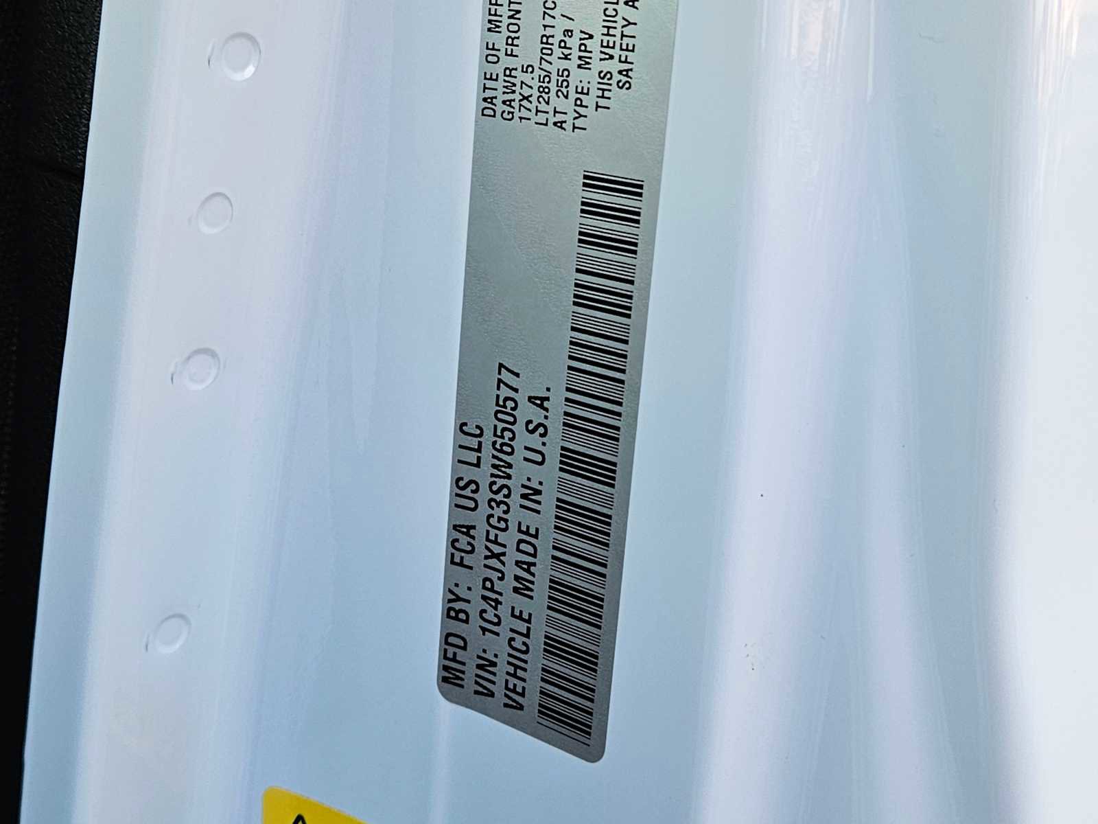 Used 2025 Jeep Wrangler Unlimited Rubicon w/ Technology Group image 24