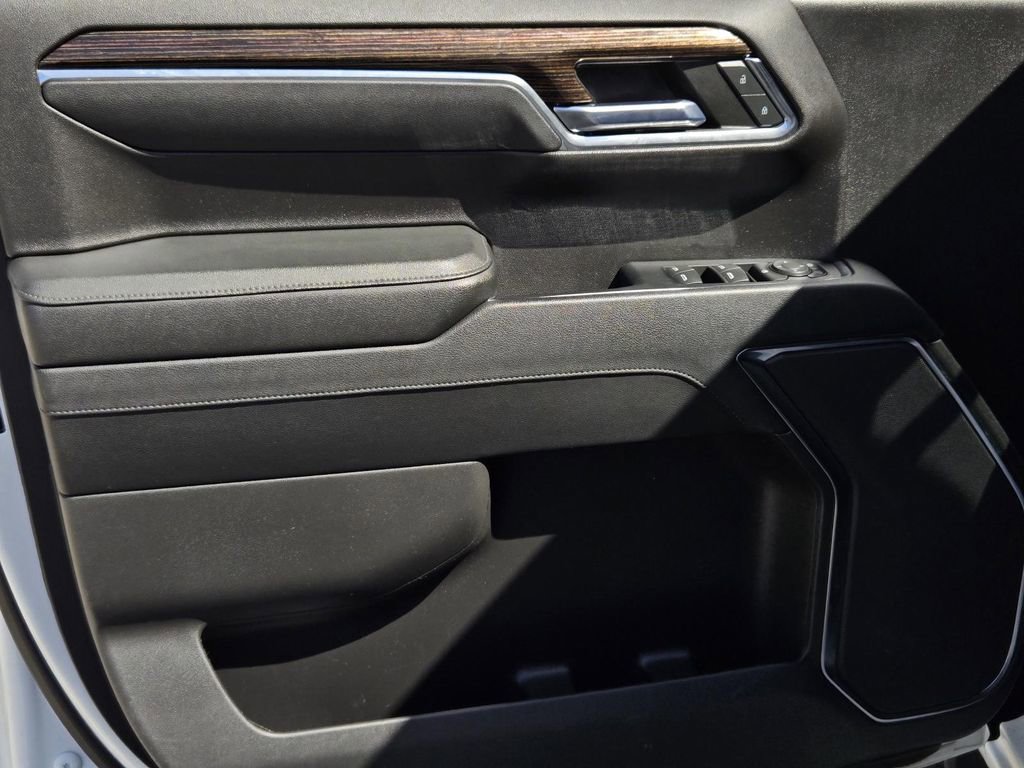 Used 2023 GMC Sierra 1500 Elevation image 16