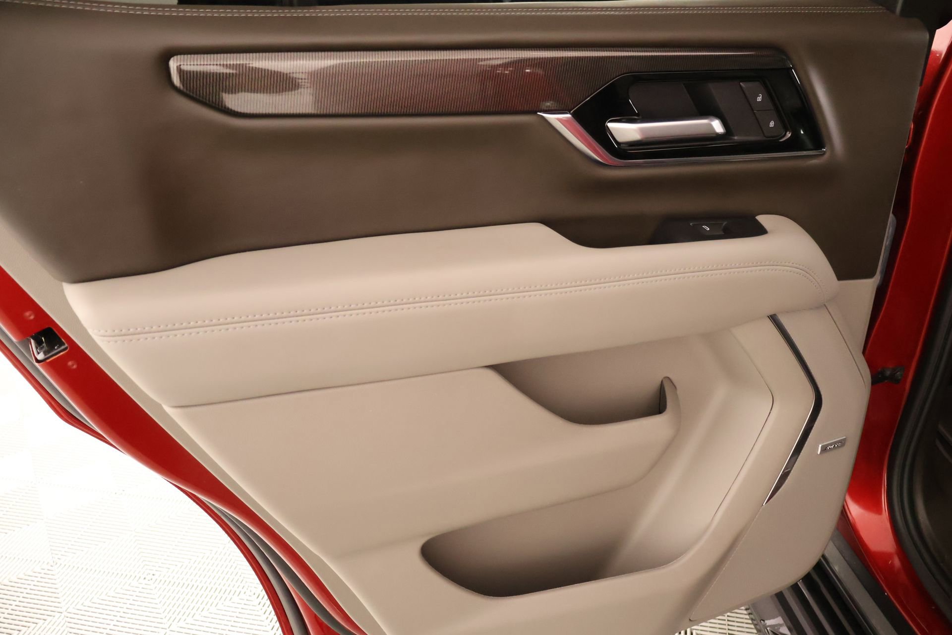 Used 2025 GMC Yukon Elevation w/ Elevation Premium Package image 21