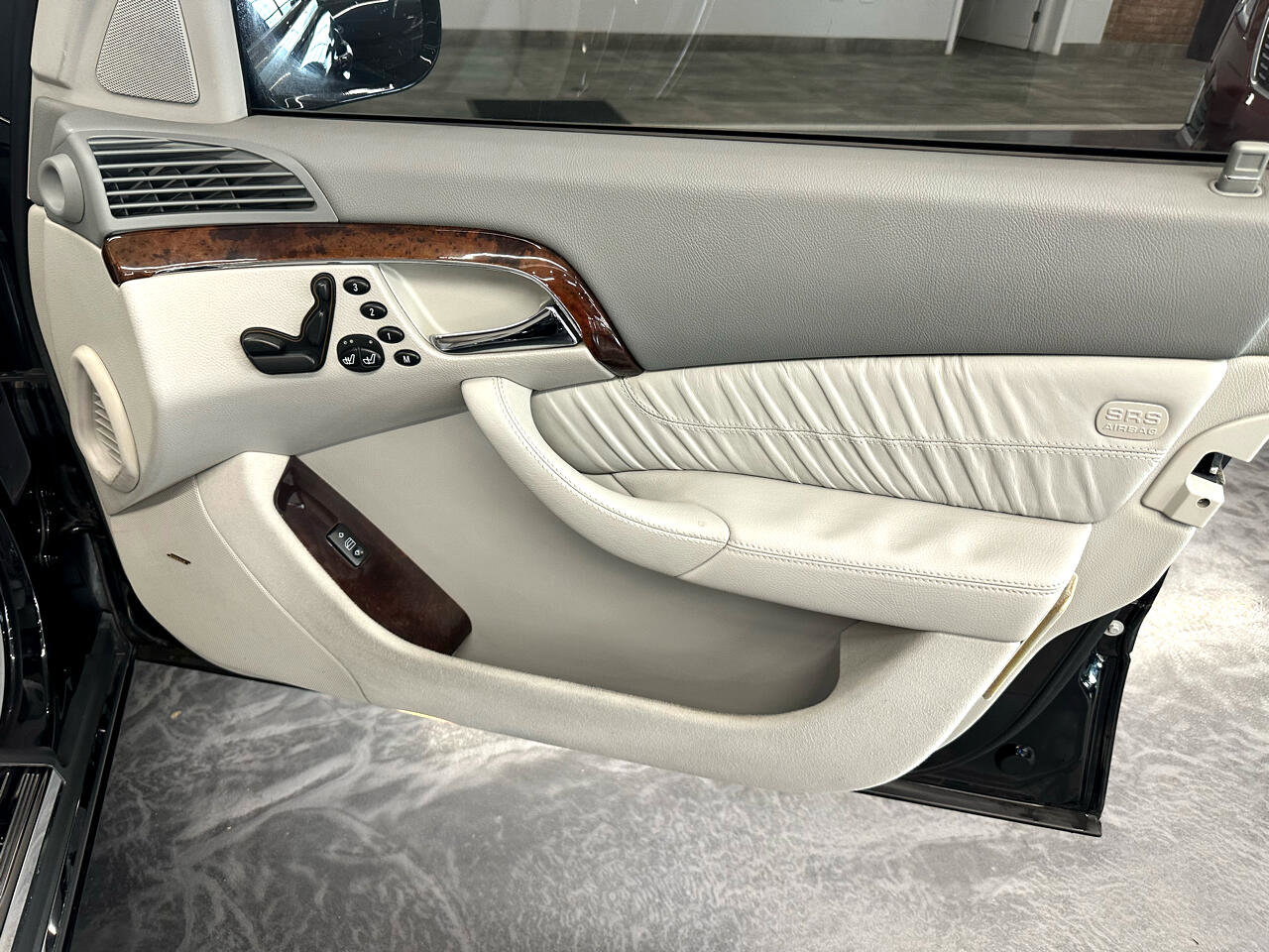Used 2006 Mercedes-Benz S 500 4MATIC image 10