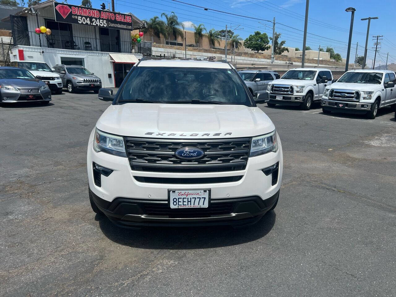 Used 2018 Ford Explorer XLT w/ Equipment Group 202A image 4