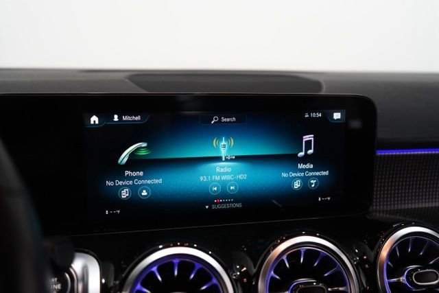 Used 2022 Mercedes-Benz GLB 250 4MATIC image 27