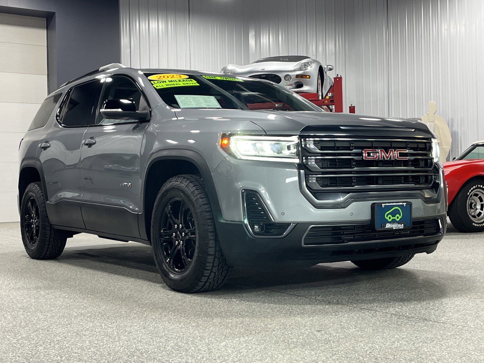 Used 2023 GMC Acadia AT4 w/ Trailering Package AWD/4WD image 5