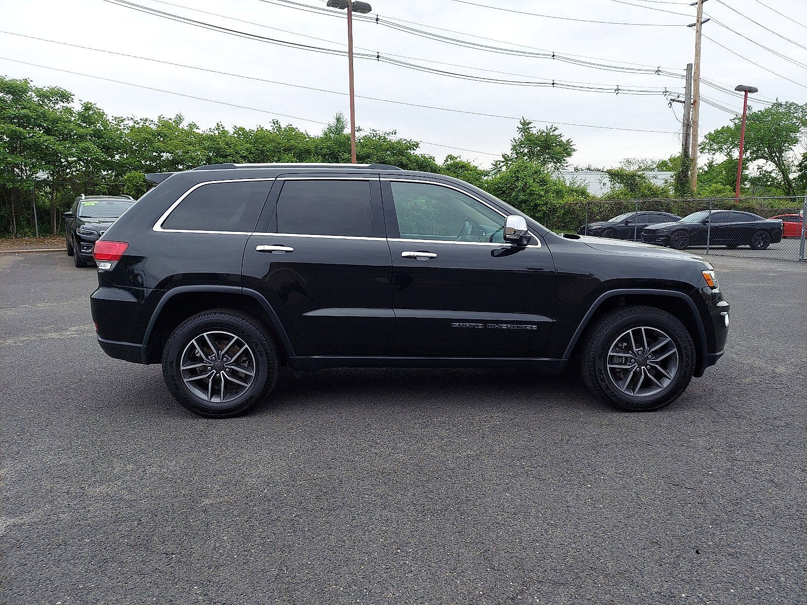 Used 2019 Jeep Grand Cherokee Limited AWD/4WD image 7