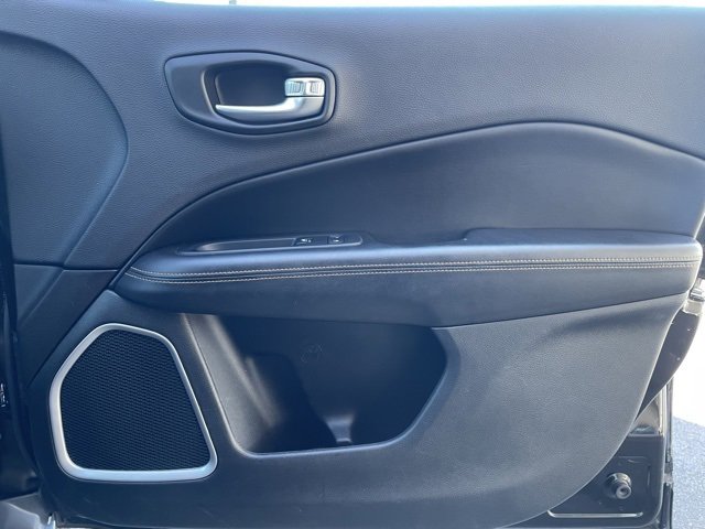 Used 2018 Jeep Compass Limited image 26
