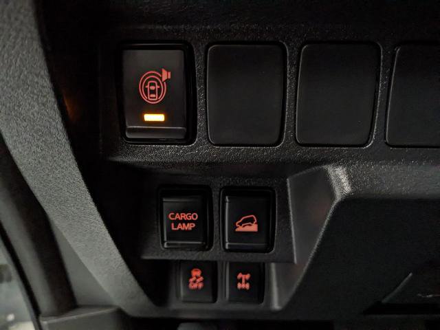 Used 2025 Nissan Frontier PRO-4X AWD/4WD image 14