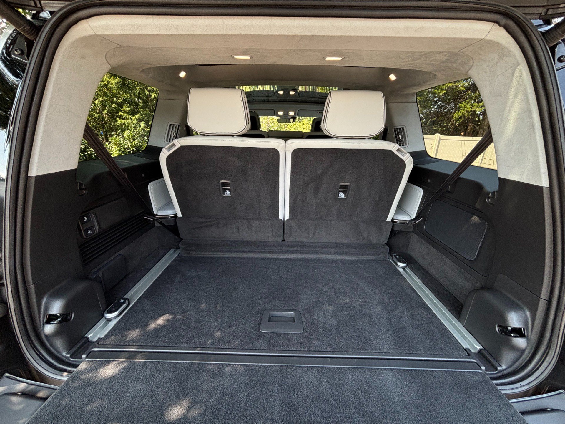 Used 2024 Rivian R1S Adventure Dual AWD/4WD image 25