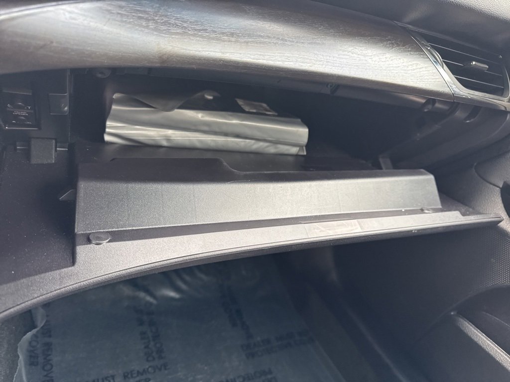 Used 2016 Toyota Avalon Limited image 30