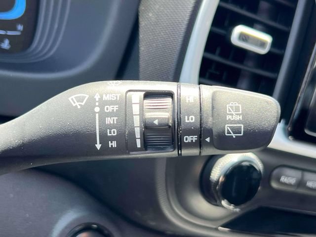 Used 2025 Hyundai Venue Limited FWD image 29