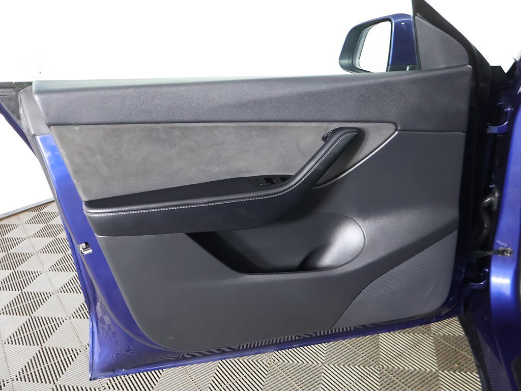 Used 2021 Tesla Model Y Long Range image 22