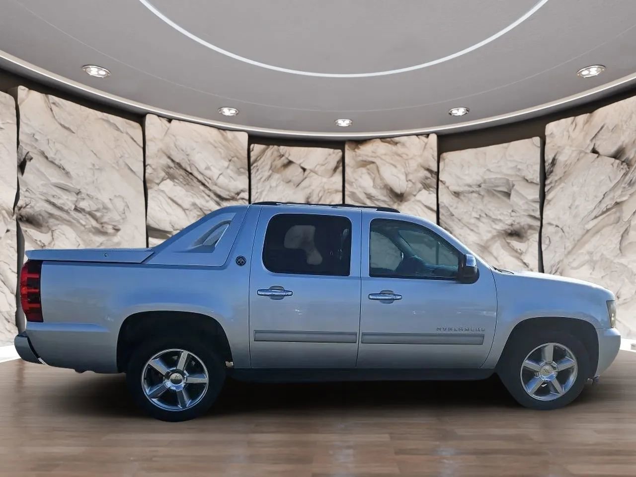 Used 2013 Chevrolet Avalanche LT w/ All-Star Edition image 7