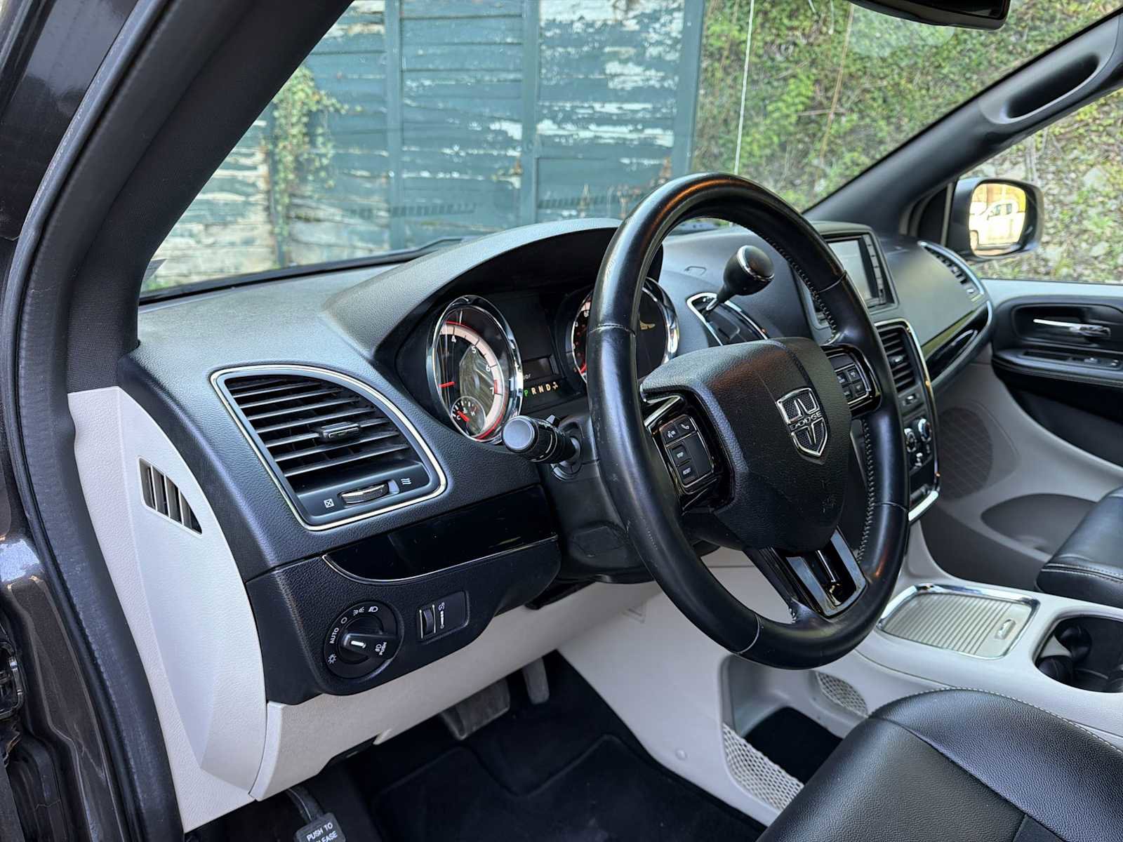 Used 2018 Dodge Grand Caravan SXT FWD image 10