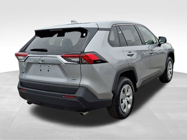 Used 2024 Toyota RAV4 LE AWD/4WD image 7