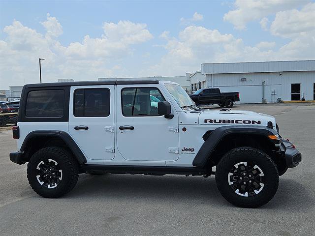 Used 2025 Jeep Wrangler Unlimited Rubicon AWD/4WD image 5
