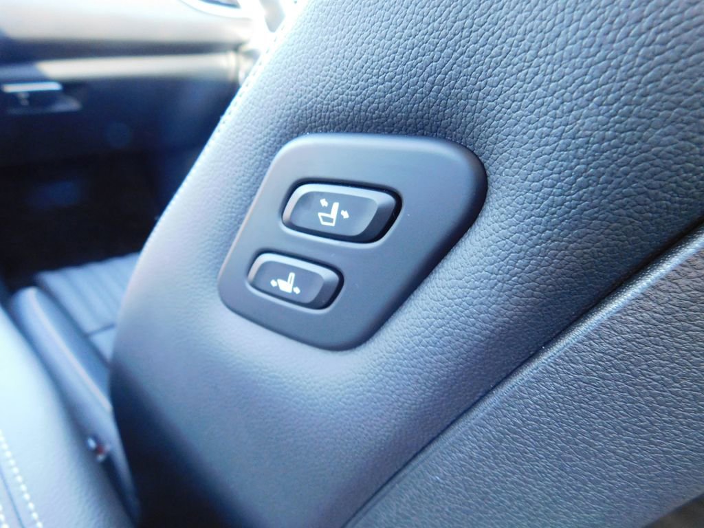 Used 2026 Genesis G70 2.5T Prestige image 15