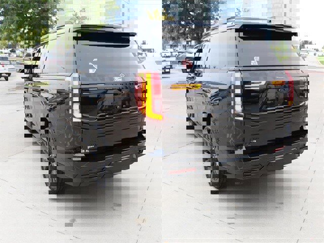 New 2025 Ford Expedition Max Platinum image 4