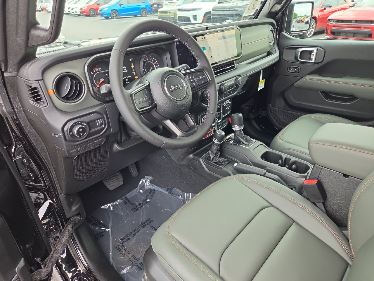 New 2026 Jeep Gladiator Mojave w/ Steel Bumper Group AWD/4WD image 17