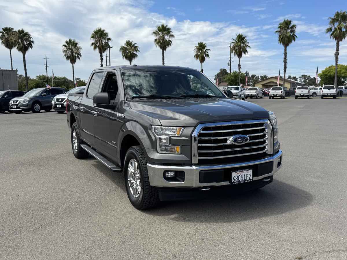 Used 2017 Ford F150 XLT w/ Equipment Group 302A Luxury AWD/4WD image 3