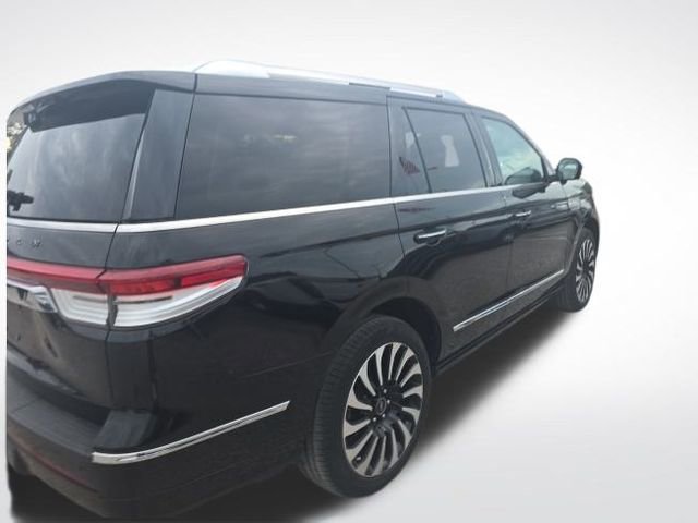 Used 2022 Lincoln Navigator Black Label image 4