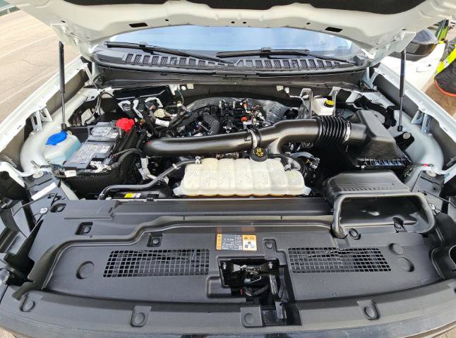 Certified 2025 Ford Expedition Active image 8