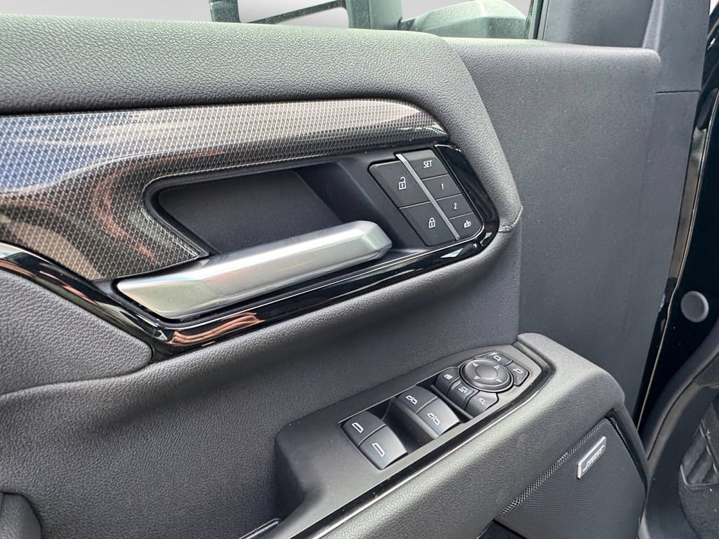 New 2026 GMC Sierra 2500 AT4 w/ Technology Package AWD/4WD image 13