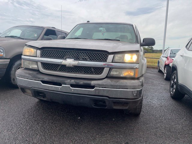 Used 2005 Chevrolet Silverado 1500 LS w/ Light Duty Power Package AWD/4WD image 2